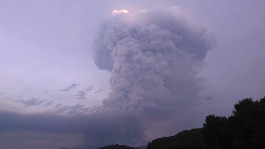 Incendio de Llutxent desde Simat de la Valldigna.