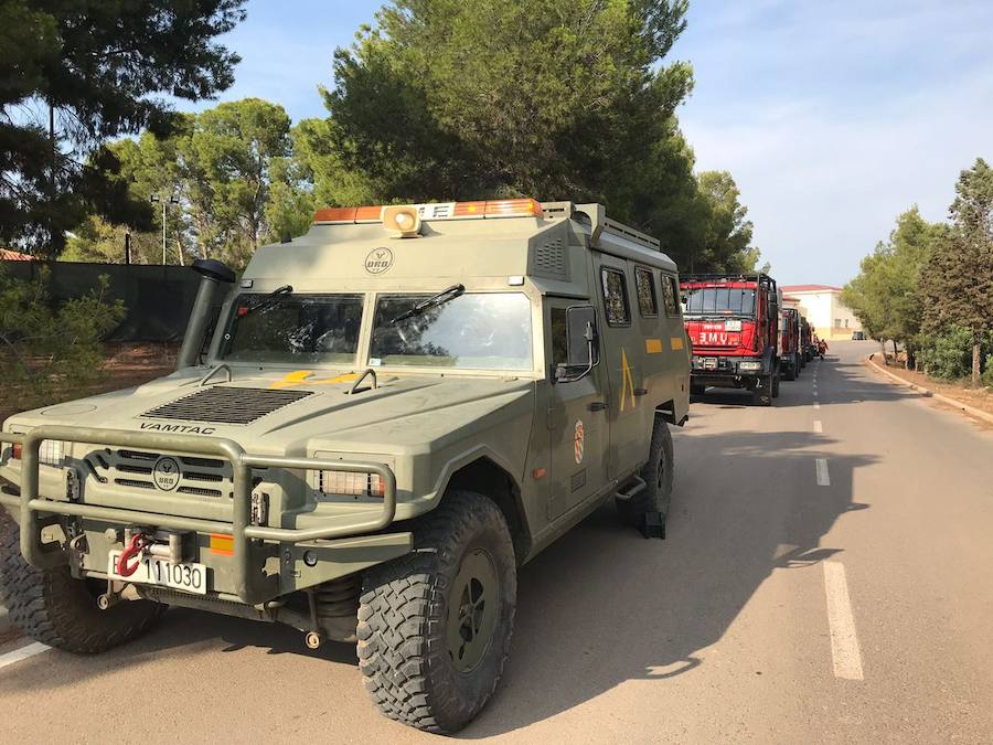 La UME saliendo de la Base Militar de Bétera para incorporarse en las tareas de extinción del incendio en Llutxent.