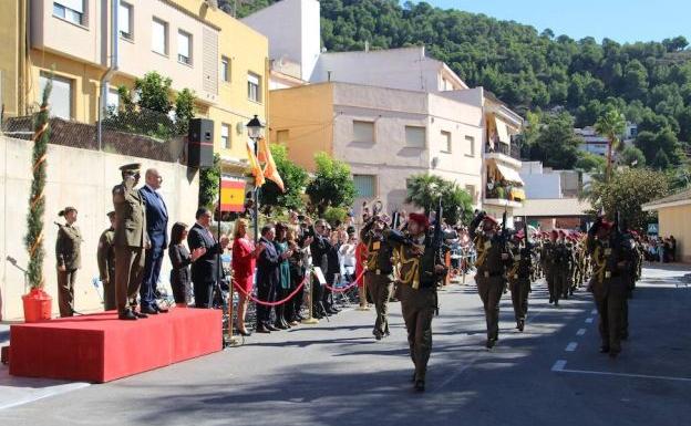 Desfile militar en Náquera.