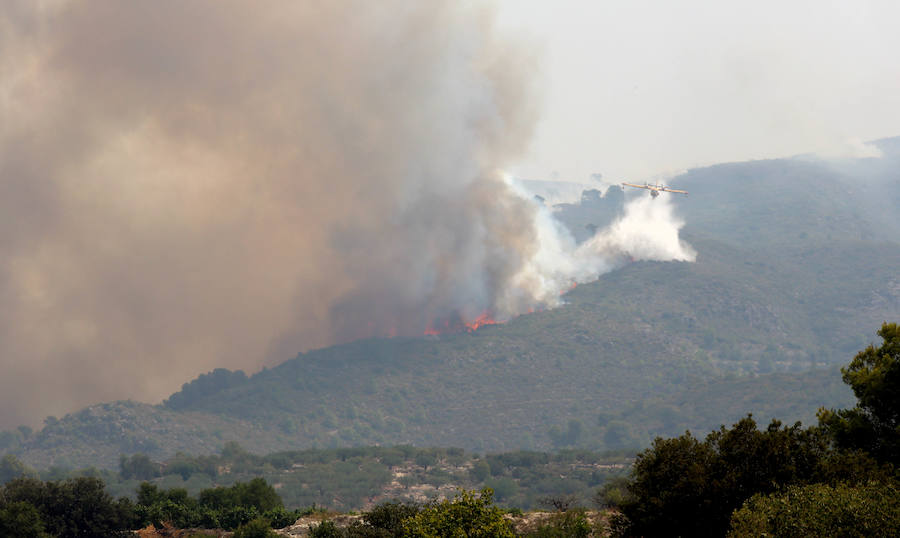 El incendio de Llutxent, activo desde el pasado lunes, sigue sin control a miércoles 8 de agosto