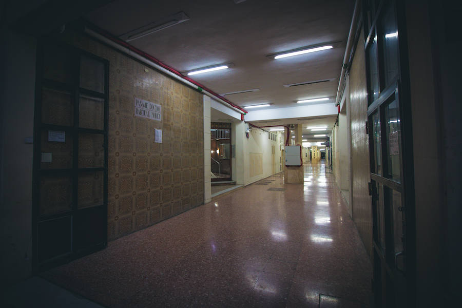 Sirve de paso y de entrada a viviendas.