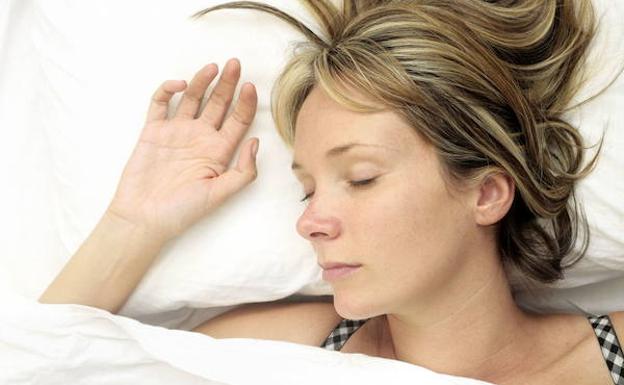 Las personas que duermen más de 8 horas tienen más riesgo cardiovascular 