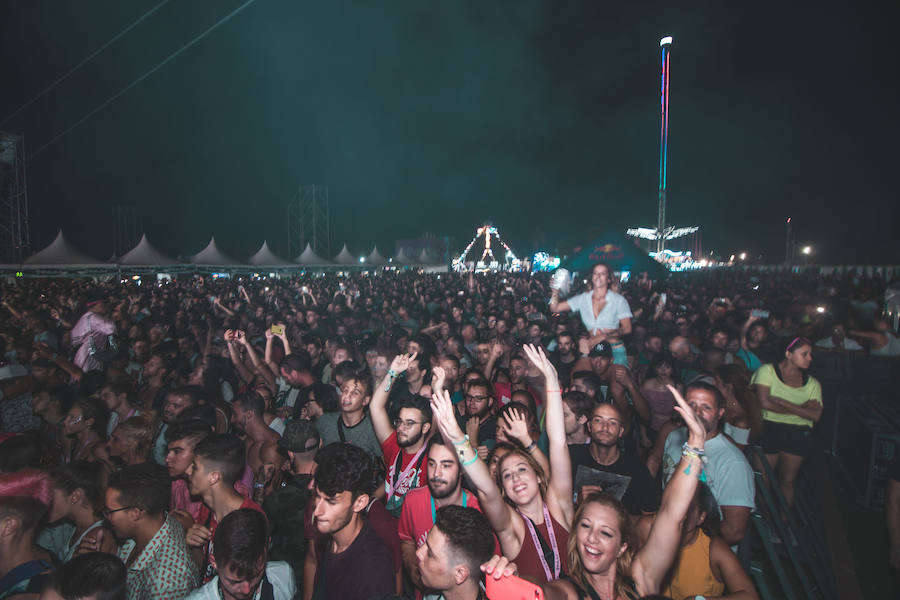 Fotos: Fiesta y música en el Medusa de Cullera