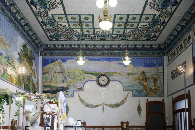 La Sala de los Mosaicos, con el detalle a la izquierda de la grieta aparecida. 