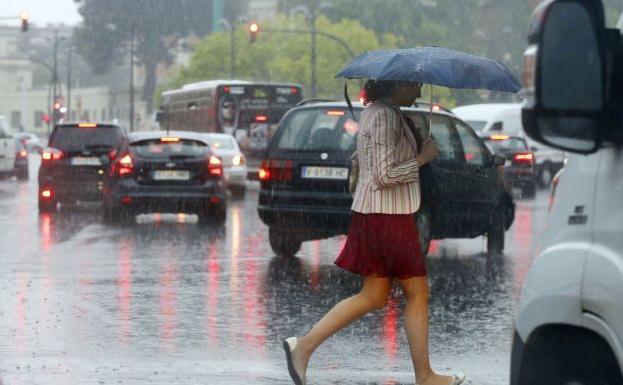 Las fuertes lluvias entran por el sur en la Comunitat