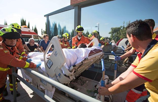 El Defensor del Paciente tilda de «esperpéntico» el trato al joven de 385 kilos
