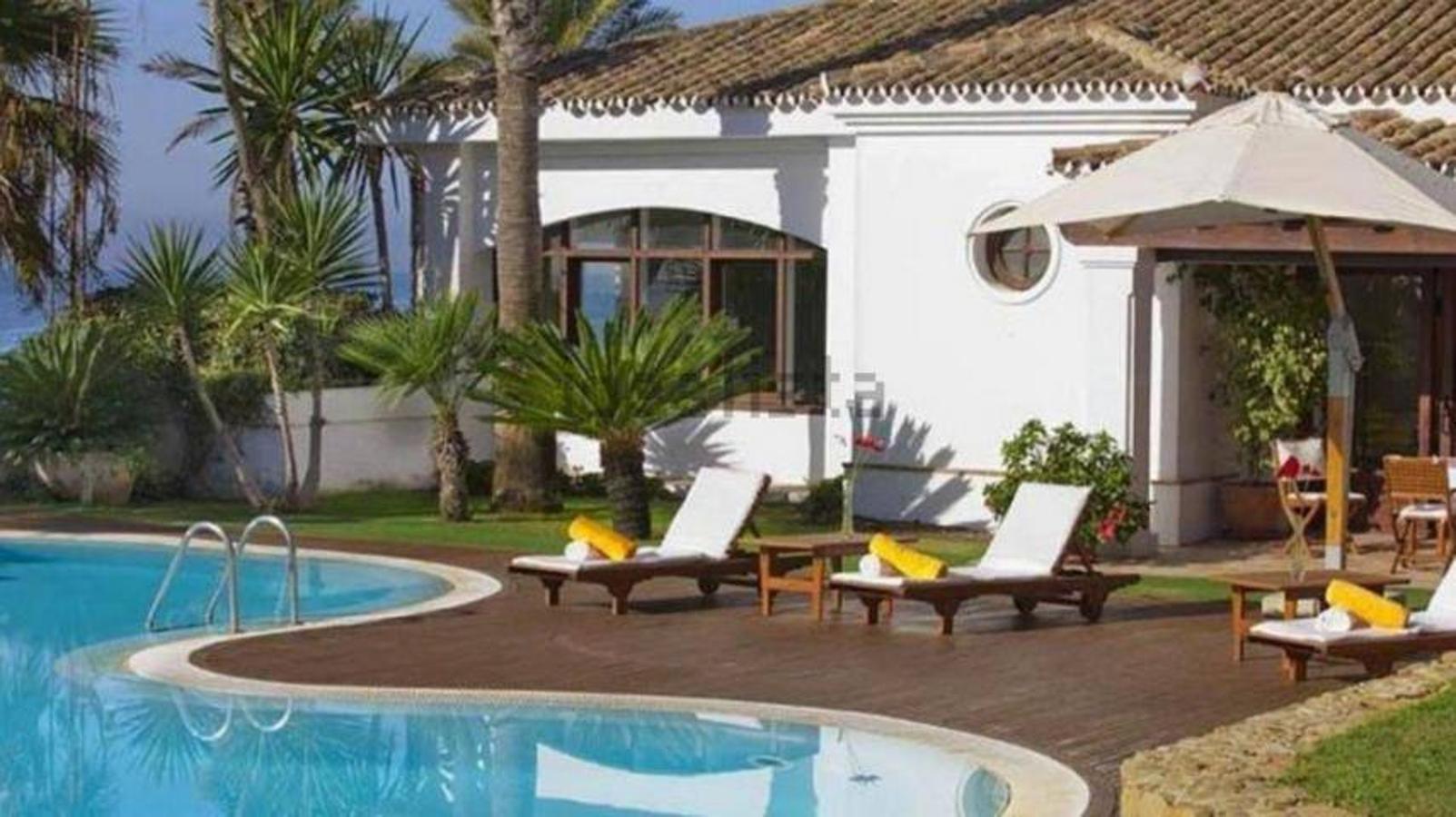 Casa en Las Brisas, (Marbella). Precio: 50.000.000 euros