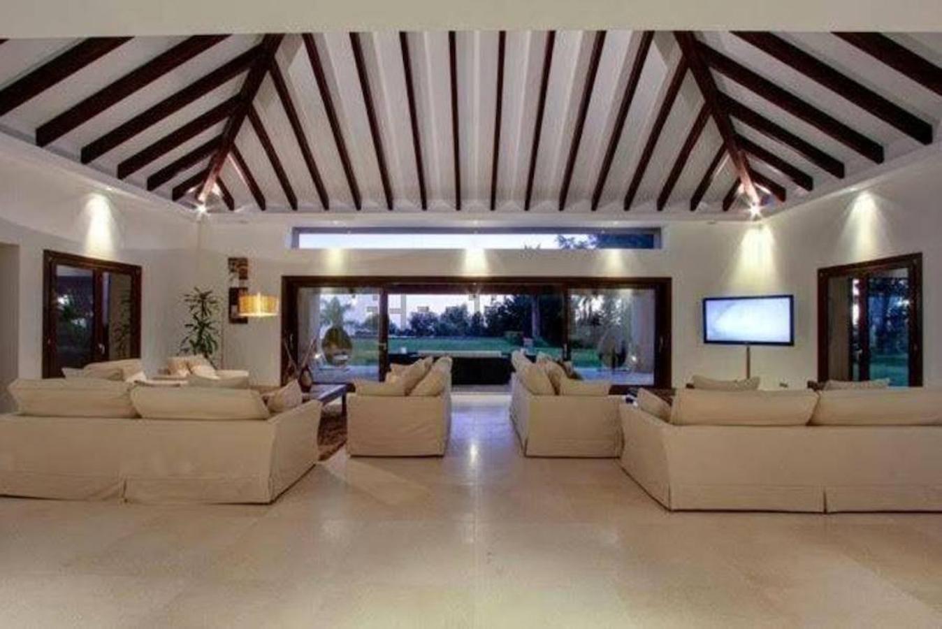 Villa en Sierra Blanca, (Marbella). Precio: 17.500.000 euros