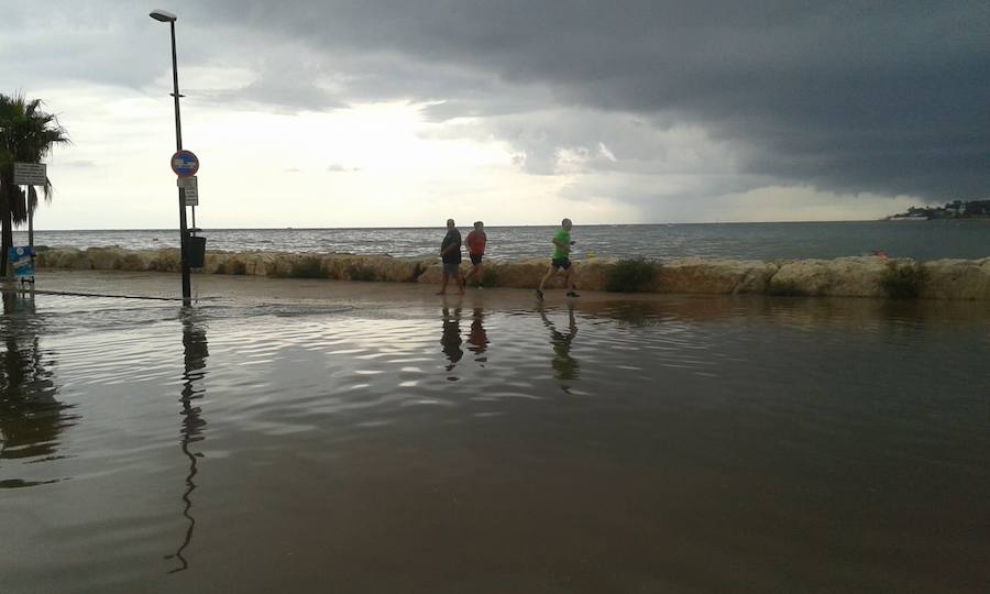 Fotos: Una tormenta de verano inunda Dénia en pleno mes de agosto