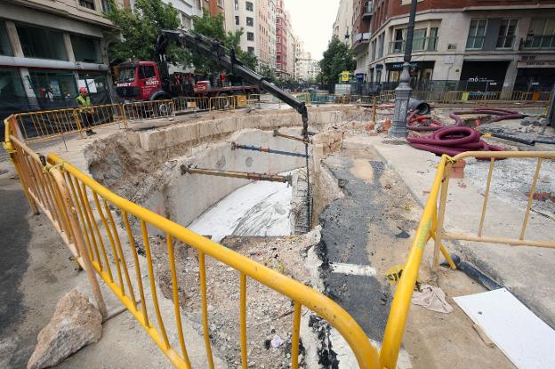 La nueva rampa de acceso al parking desde la calle Editor Manuel Aguilar. 