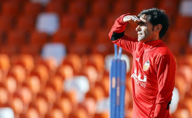 Marcelino García Toral, durante un entrenamiento en Mestalla. 