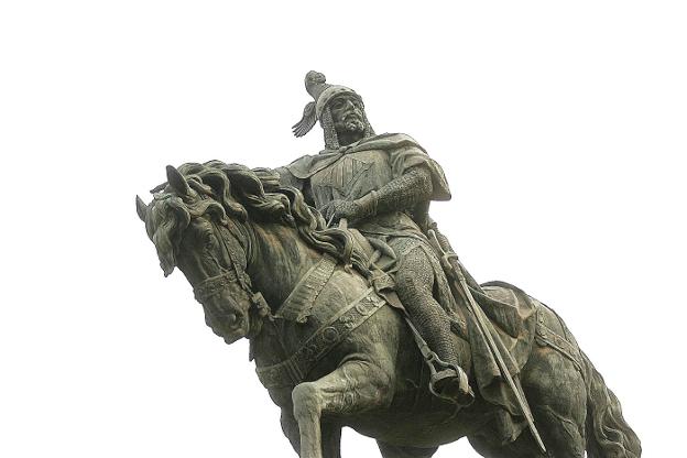 Estatua ecuestre de Jaime I ubicada en el Parterre de Valencia.  