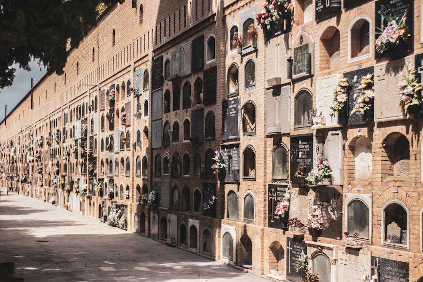 Un patrimonio de gran valor artístico y arquitectónico, que alcanza su cénit anual de visitas cada 1 de noviembre, día de Todos los Santos. 