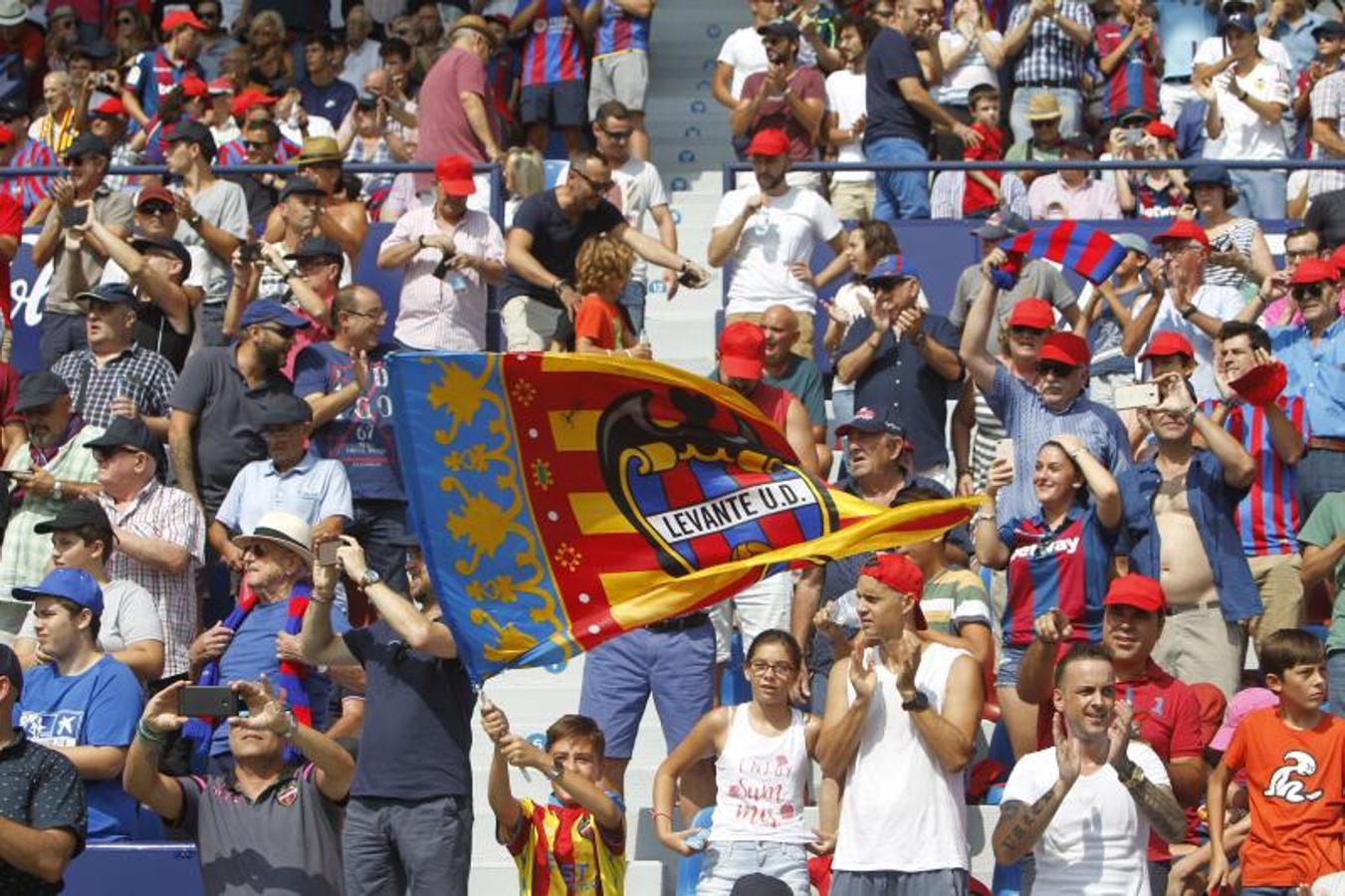 Fotos: Búscate en el Levante UD - Valencia CF de la jornada 3