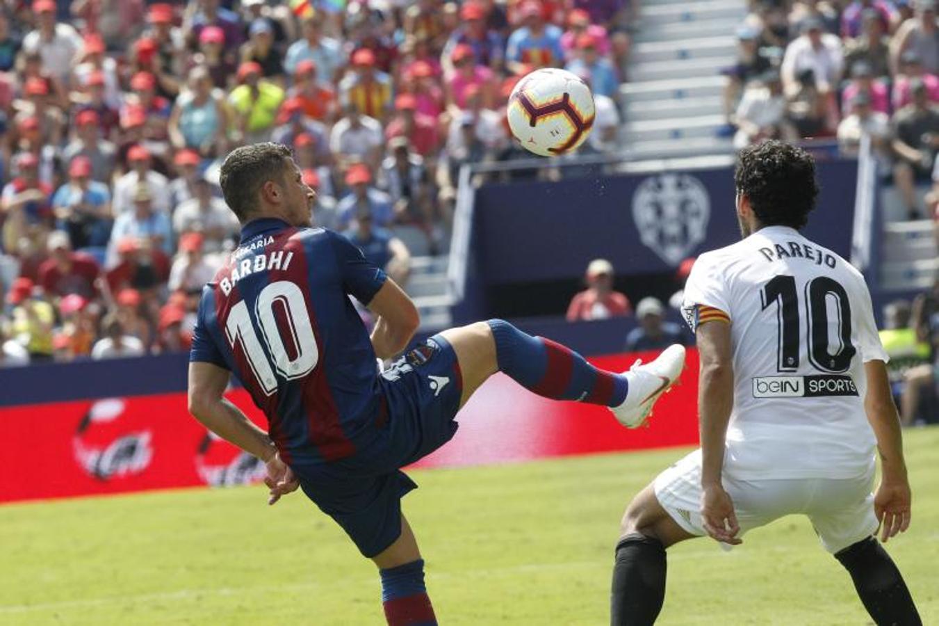 PAREJO. 4. Una pérdida suya dio origen al primer gol del Levante. Mal tanto en defensa como en ataque