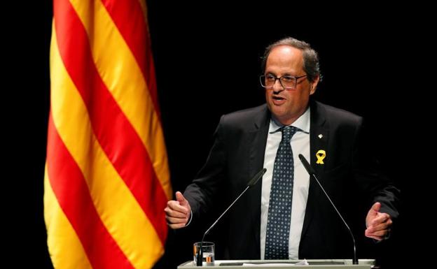El presidente de la Generalitat, Quim Torra, pronuncia la conferencia con el título «Nuestro momento' en el Teatro Nacional de Cataluña, en Barcelona.