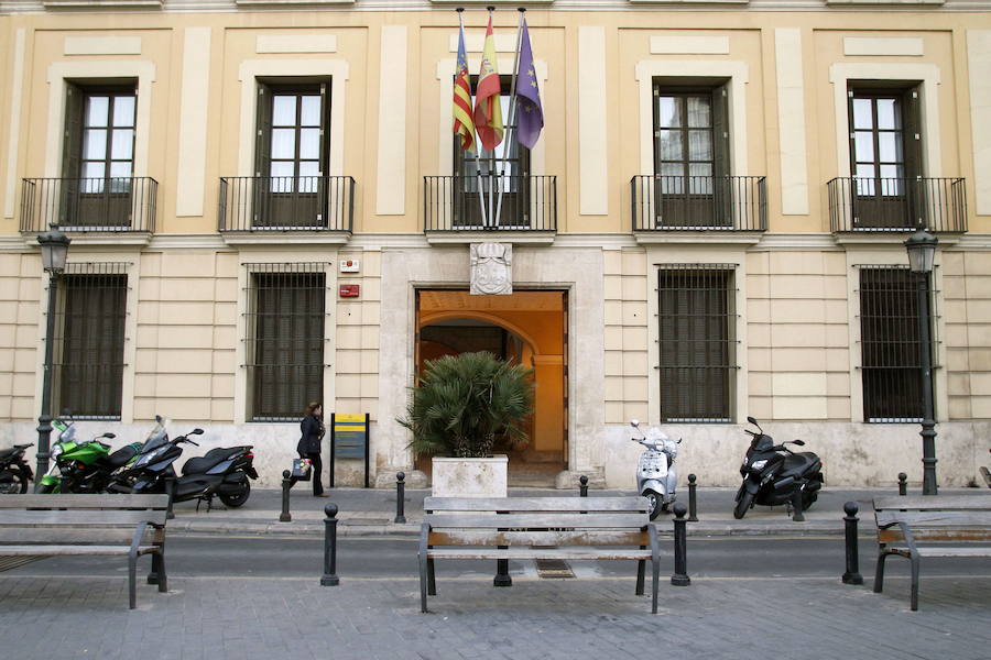 Palacio de Cervelló. Plaza de Tetuán, 3.