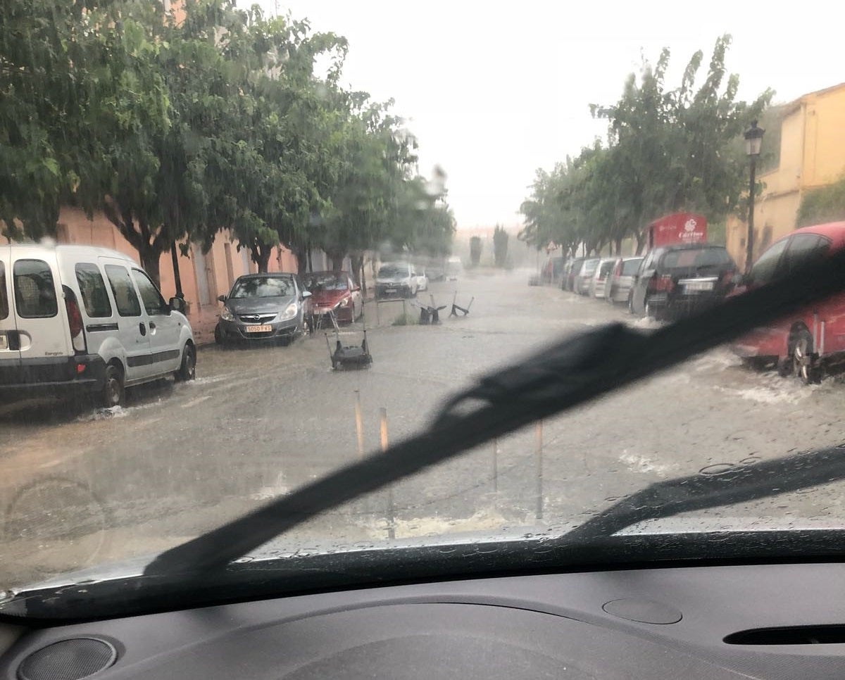 Fuertes lluvias y viento en Cheste.