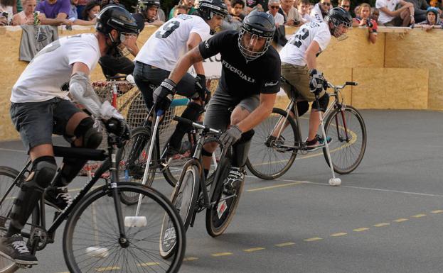 El Bike Polo es una de las pruebas de la competición