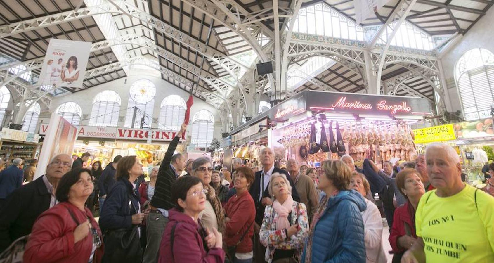 La nueva edición del Bonic/a Fest ya está aquí. La fiesta de los mercados se celebra este sábado 15 y planea llenar los mercados municipales de diversas actividades dirigidas a toda la familia como bailes de swing, actuaciones musicales, catas y paellas. Esta es la programación de los diferentes mercados.