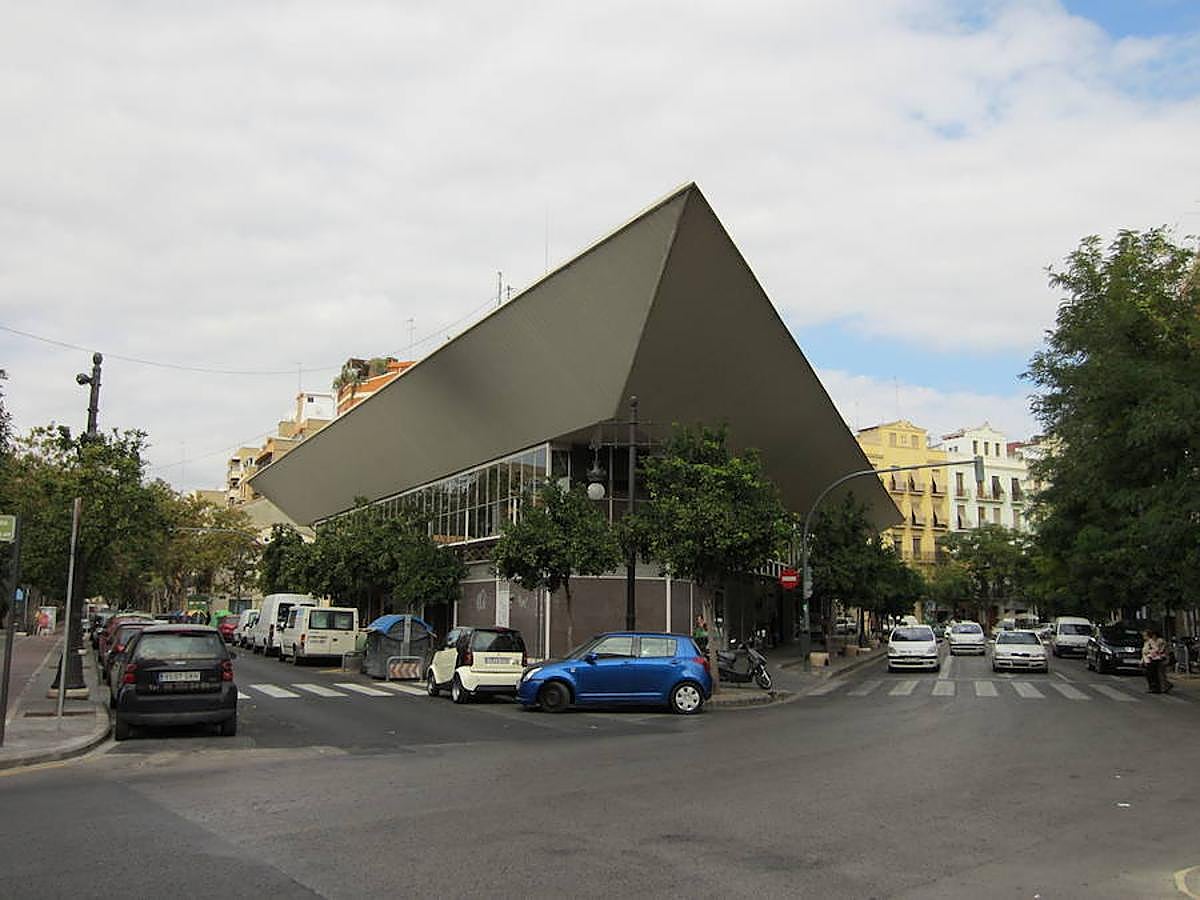 Mercado de Jesús-Patraix. En la plaza de Jesús a las 20.00 horas actuará Big Holler y Dixie Jumble a las 23.00 horas.