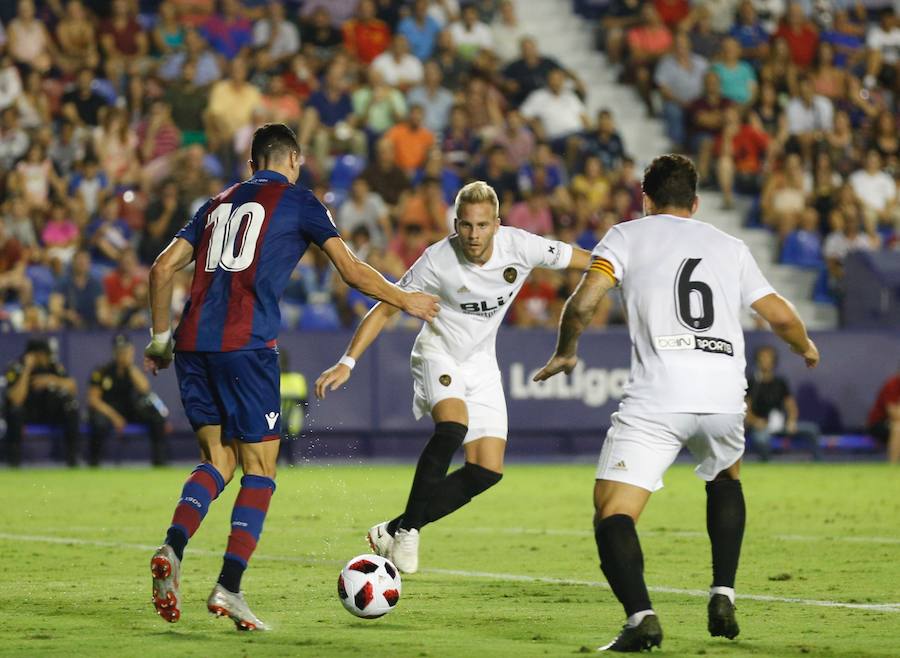 Estas son las mejores imágenes que deja el derbi de filiales en el Ciutat de València