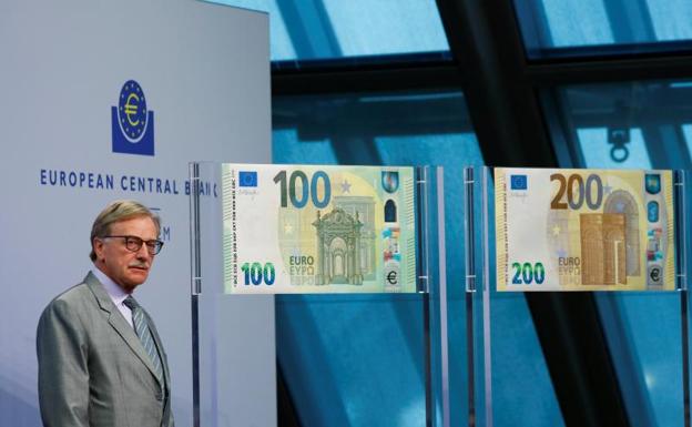 Presentación de los nuevos billetes de 100 y 200 euros.