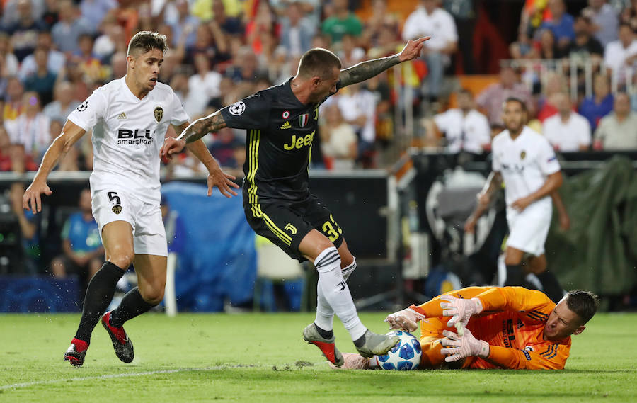 Estas son las mejores imágenes del partido de la primera jornada de Champions en Mestalla