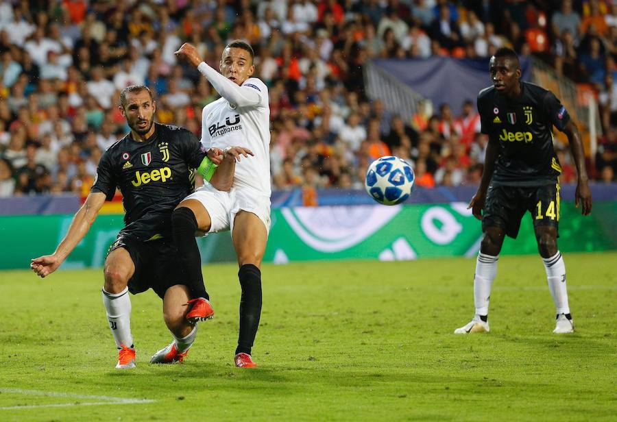 Estas son las mejores imágenes del partido de la primera jornada de Champions en Mestalla