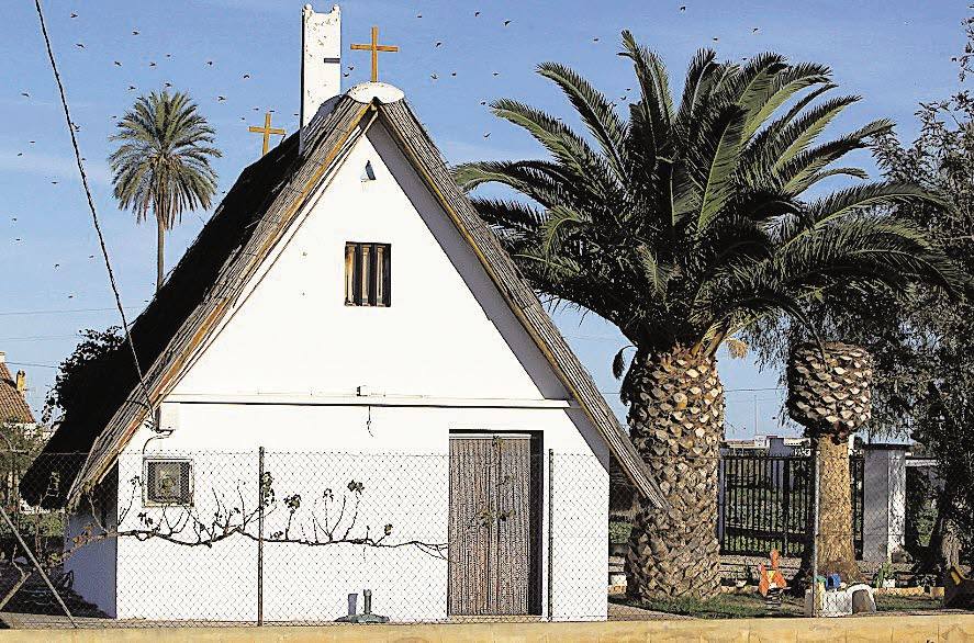 También en la zona de El Palmar se puede conocer de primera mano cómo es por dentro una barraca, la vivienda típica valenciana. Se organizan visitas guiadas desde este pueblo de pescadores para conocer la historia que se encierra entre las cuatro paredes de estas 'casitas'. Con previa reserva, la visita se organiza según las necesidades del grupo, es decir, no hay fecha ni hora prestablecida, pero puede organizarse para cualquier día de la semana. 