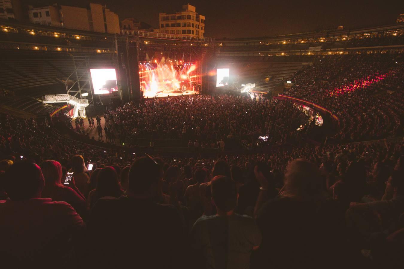 Fotos: Pablo López emociona a más de 7.000 almas en Valencia