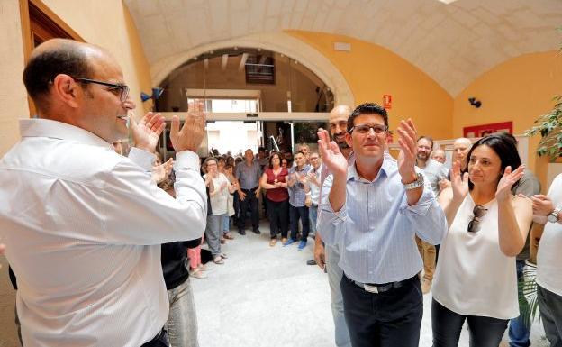 Jorge Rodríguez, en el Ayuntamiento de Ontinyent tras quedar en libertad después de la Operación Alquería.