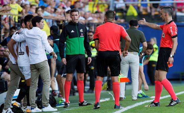 Marcelino, en el momento de su expulsión en el Villarreal-Valencia.