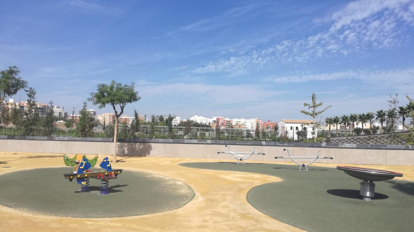 El Parque Central de Valencia comienza a ser una realidad. El avance de las obras ya permite ver cómo será uno de los pulmones de la ciudad y otro punto de encuentro para el deporte y el ocio.