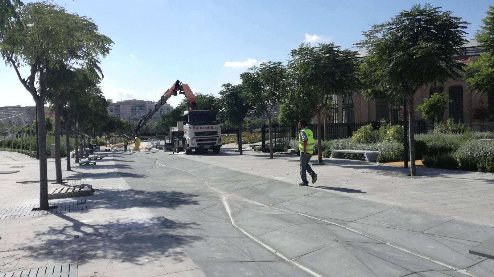 El Parque Central de Valencia comienza a ser una realidad. El avance de las obras ya permite ver cómo será uno de los pulmones de la ciudad y otro punto de encuentro para el deporte y el ocio.