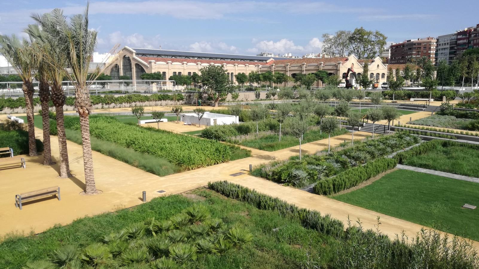 El Parque Central de Valencia comienza a ser una realidad. El avance de las obras ya permite ver cómo será uno de los pulmones de la ciudad y otro punto de encuentro para el deporte y el ocio.