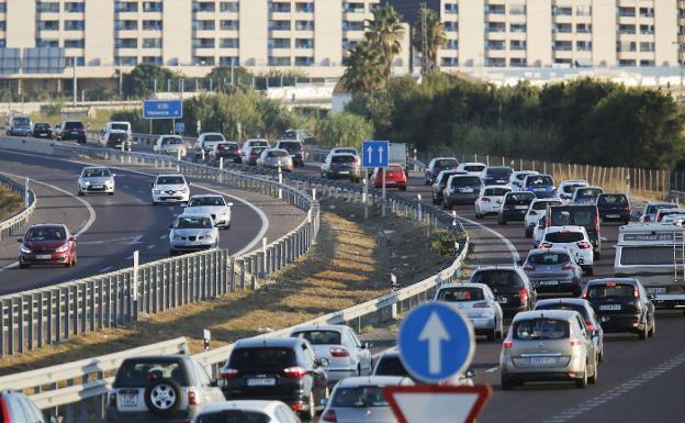 La V-21, con dos carriles de circulación. 