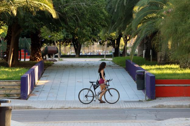 Mil pisos, un hotel de 15 plantas, plazas y jardines para el Plan del Cabanyal