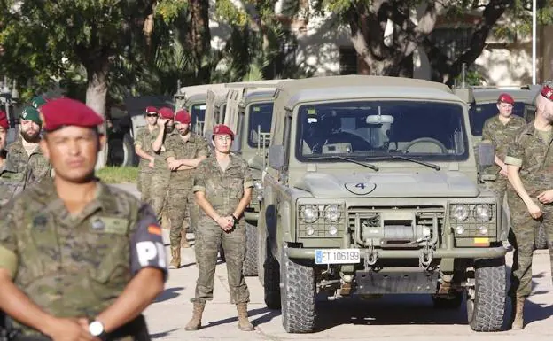 Galería. Salida del convoy militar desde el acuartelamiento Daoiz y Velarde de Paterna.
