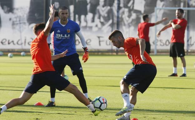 Valencia CF | Gayà se dosifica pensando en el Barça