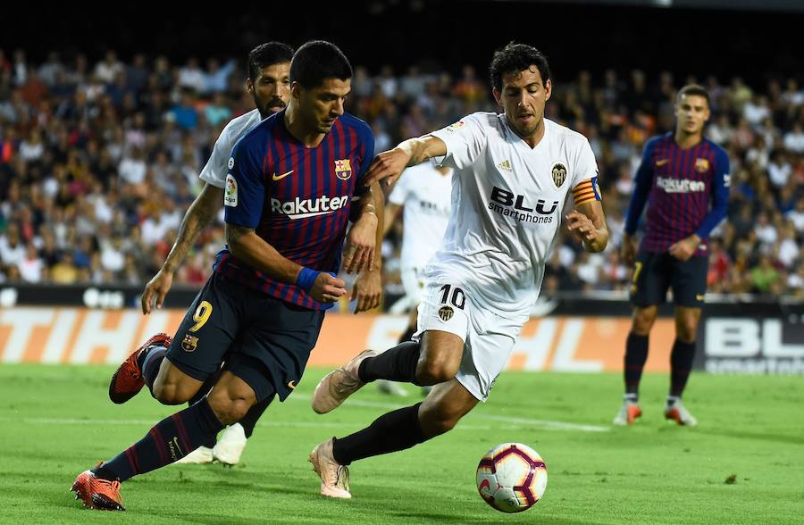 Estas son las mejores imágenes que deja el partido de la octava jornada en un Mestalla rebosante de aficionados