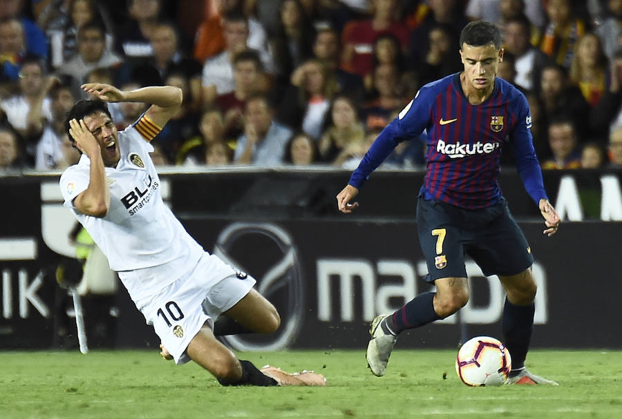 Estas son las mejores imágenes que deja el partido de la octava jornada en un Mestalla rebosante de aficionados