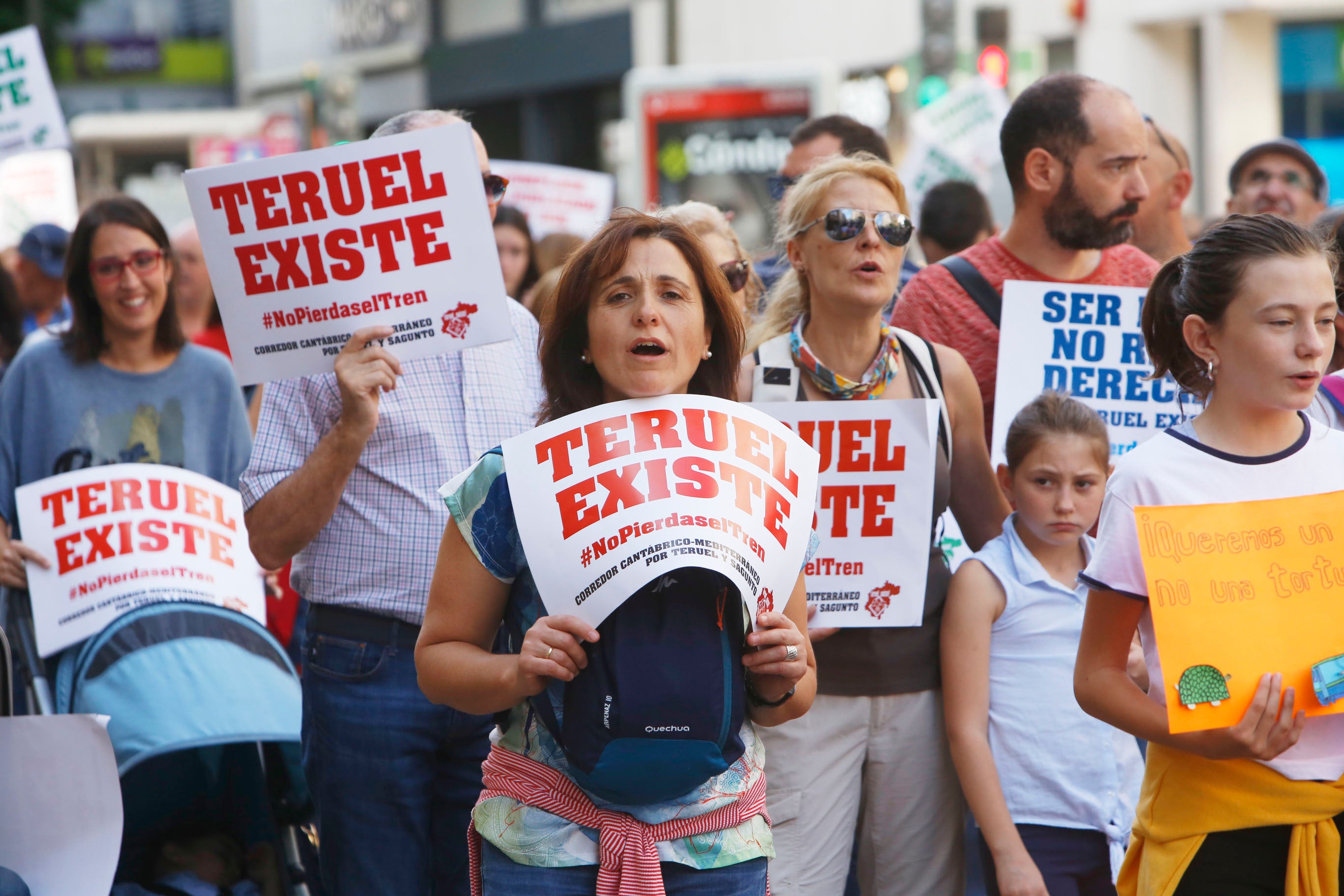 Fotos: Manifestación por el Corredor Cantábrico-Mediterráneo en Valencia