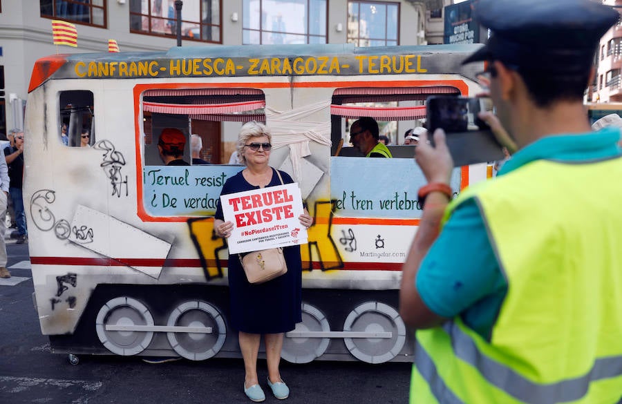 Fotos: Manifestación por el Corredor Cantábrico-Mediterráneo en Valencia