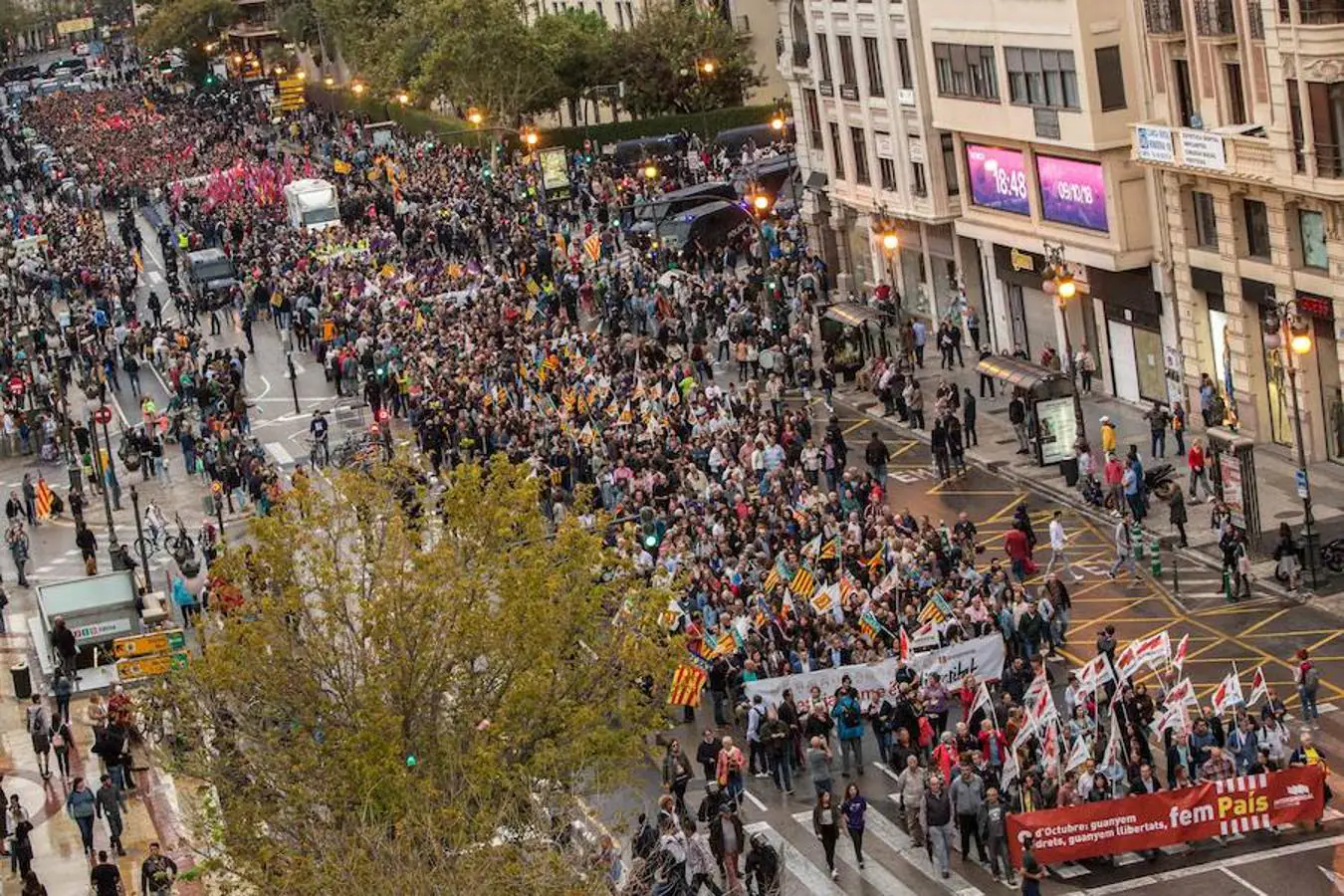 Fotos: Valencia se convierte en un &#039;manifestódromo&#039; el 9 d&#039;Octubre