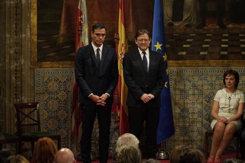 El presidente del Gobierno, Pedro Sánchez, ha puesto a la Comunitat Valenciana como ejemplo de «la mejor España», «la que se construye desde el diálogo y desde la suma de voluntades, la que prima la convivencia sobre el agravio territorial». Sánchez ha participado en el acto institucional de entrega de distinciones de la Generalitat Valenciana por el 9 d'Octubre.