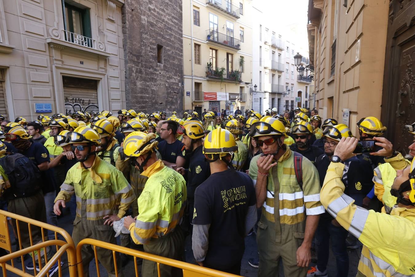 El presidente del Gobierno, Pedro Sánchez, ha puesto a la Comunitat Valenciana como ejemplo de «la mejor España», «la que se construye desde el diálogo y desde la suma de voluntades, la que prima la convivencia sobre el agravio territorial». Sánchez ha participado en el acto institucional de entrega de distinciones de la Generalitat Valenciana por el 9 d'Octubre.