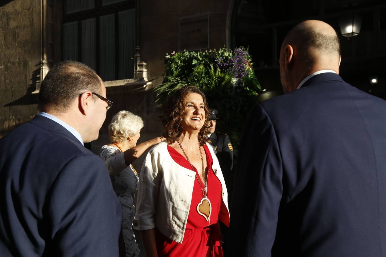 El presidente del Gobierno, Pedro Sánchez, ha puesto a la Comunitat Valenciana como ejemplo de «la mejor España», «la que se construye desde el diálogo y desde la suma de voluntades, la que prima la convivencia sobre el agravio territorial». Sánchez ha participado en el acto institucional de entrega de distinciones de la Generalitat Valenciana por el 9 d'Octubre.