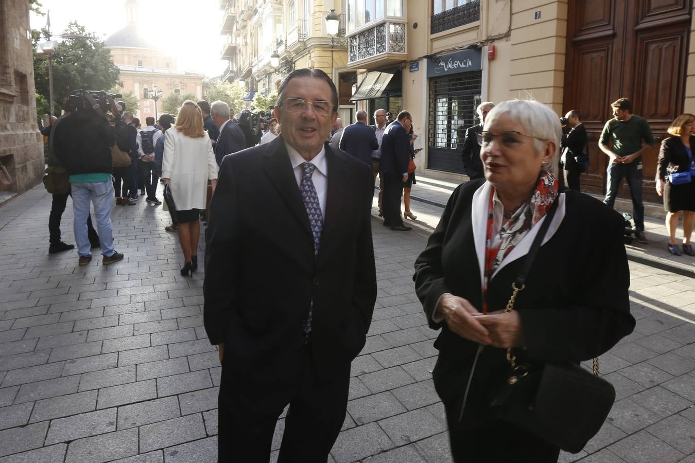 El presidente del Gobierno, Pedro Sánchez, ha puesto a la Comunitat Valenciana como ejemplo de «la mejor España», «la que se construye desde el diálogo y desde la suma de voluntades, la que prima la convivencia sobre el agravio territorial». Sánchez ha participado en el acto institucional de entrega de distinciones de la Generalitat Valenciana por el 9 d'Octubre.