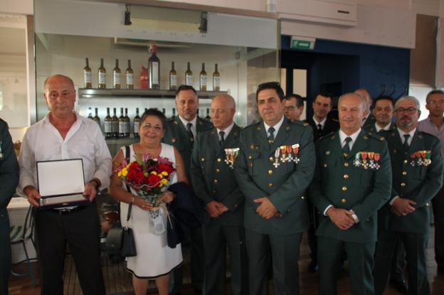 Campos y sus compañeros celebrando el 12 de Octubre. 